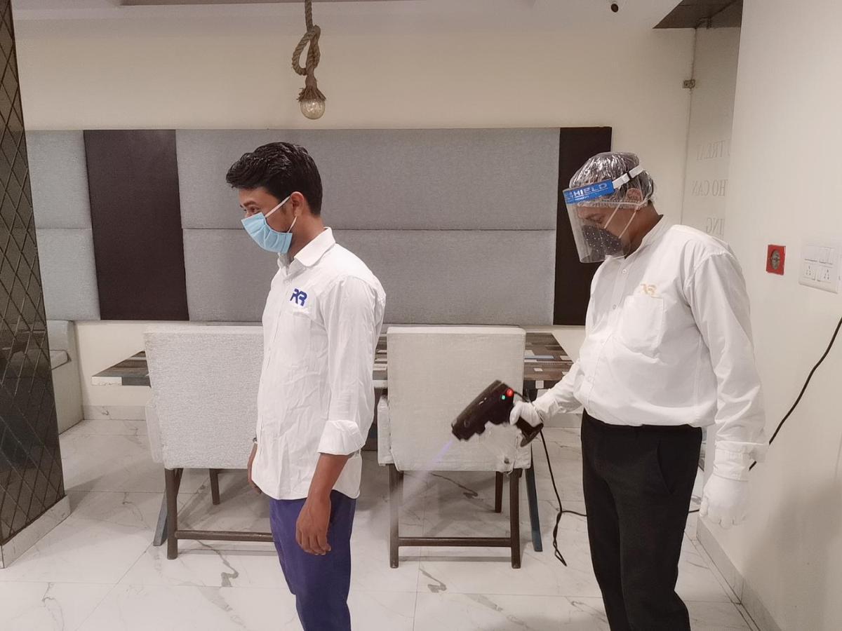 Hotel Pk Residency Noida Eksteriør billede