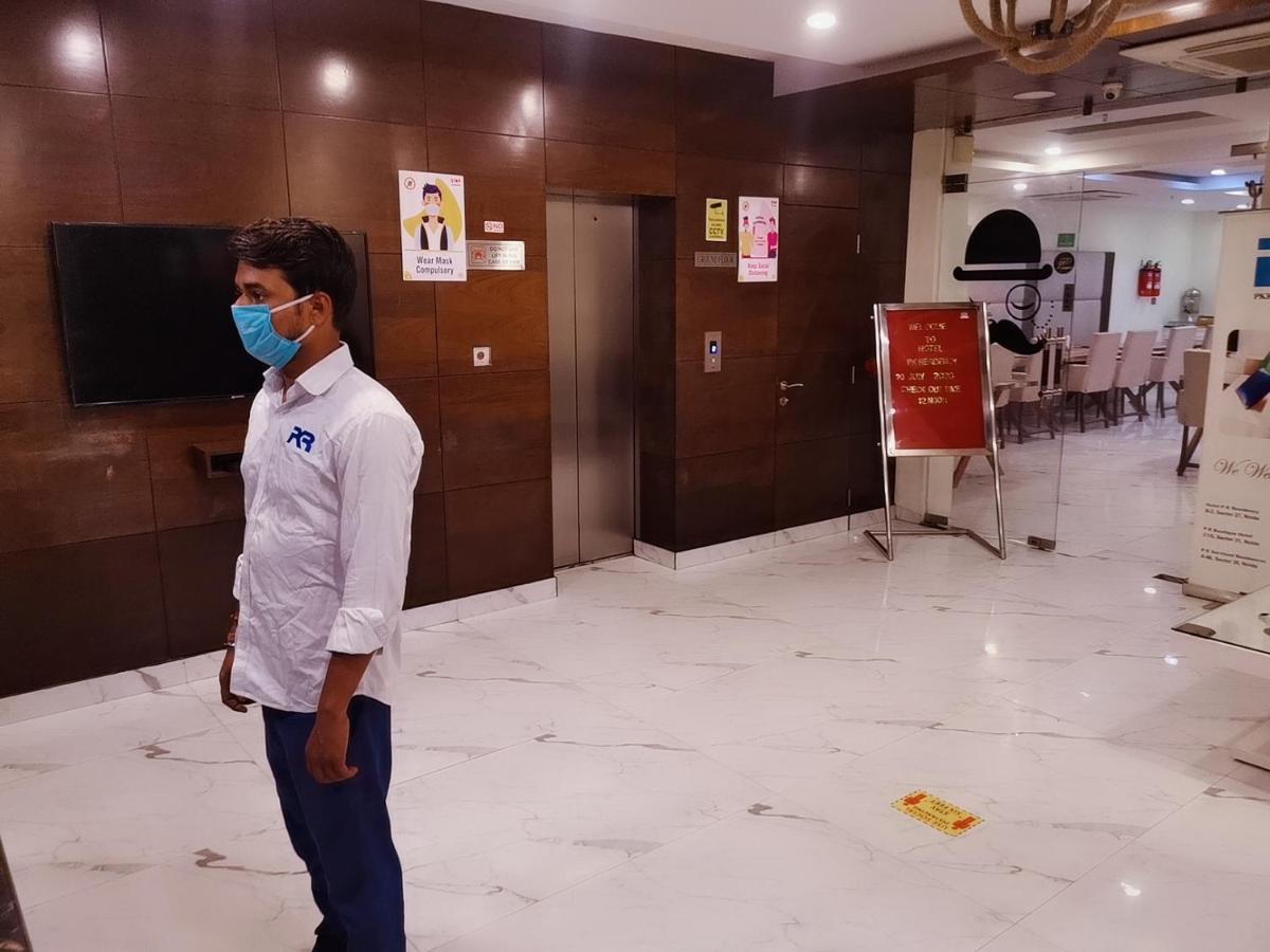 Hotel Pk Residency Noida Eksteriør billede
