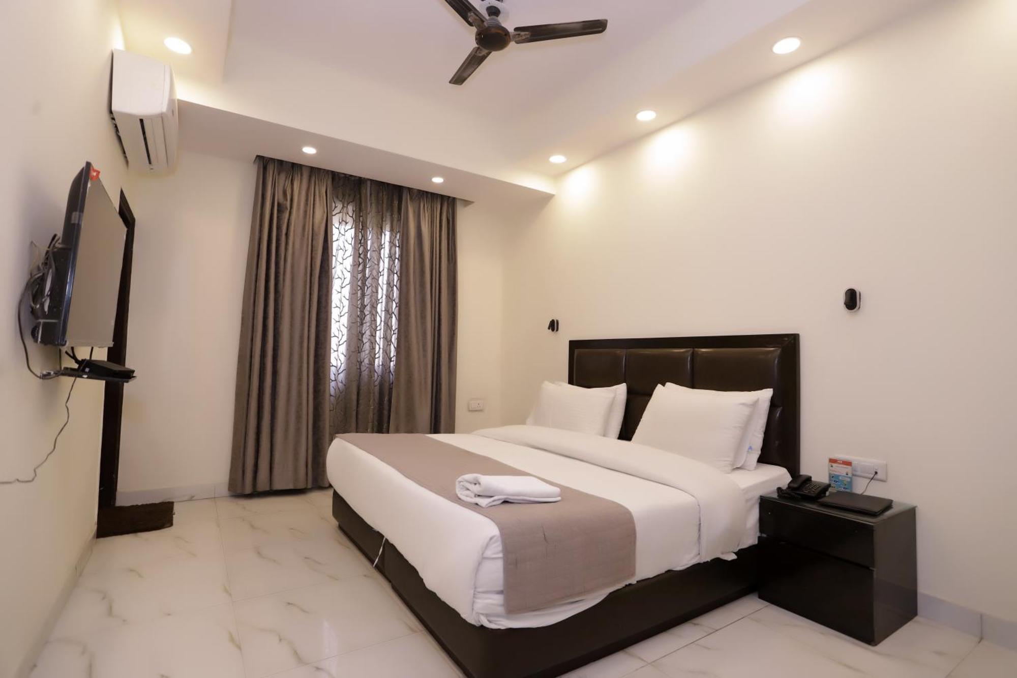 Hotel Pk Residency Noida Eksteriør billede