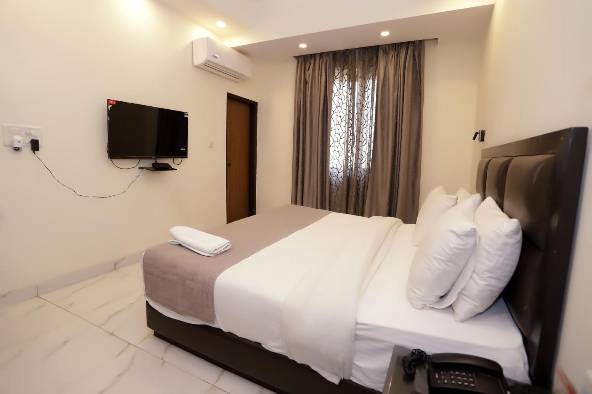 Hotel Pk Residency Noida Eksteriør billede