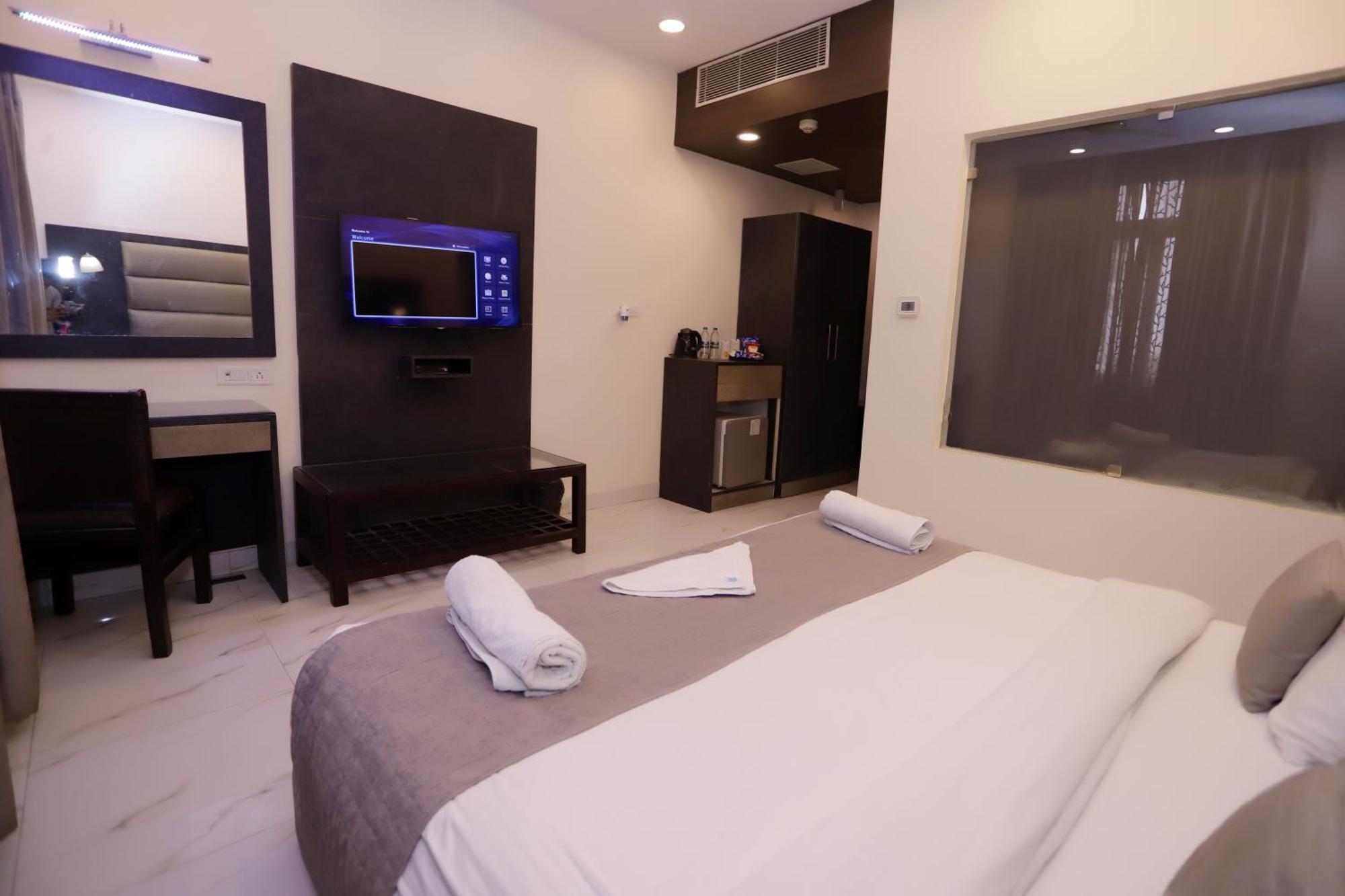 Hotel Pk Residency Noida Eksteriør billede