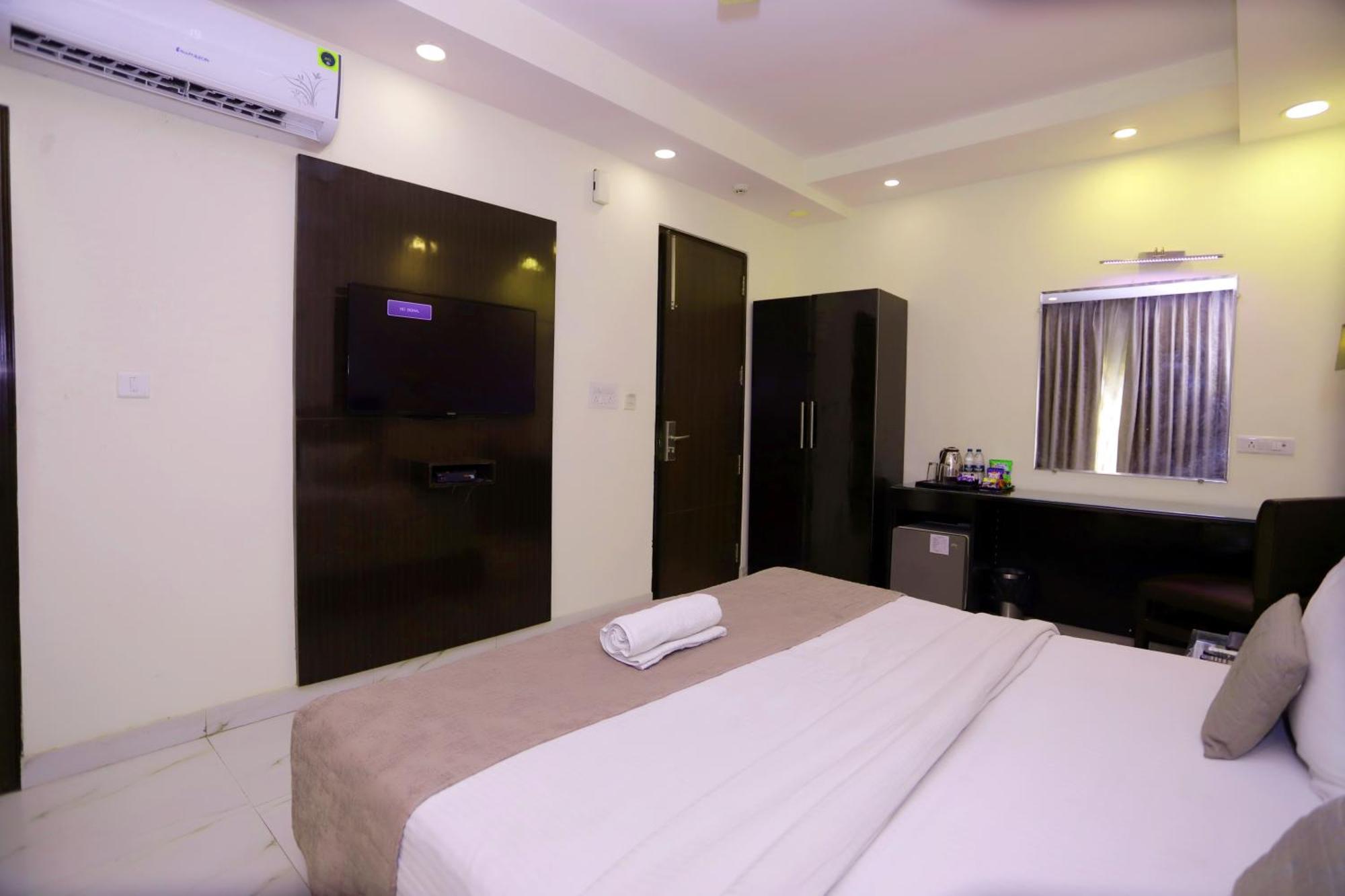 Hotel Pk Residency Noida Eksteriør billede