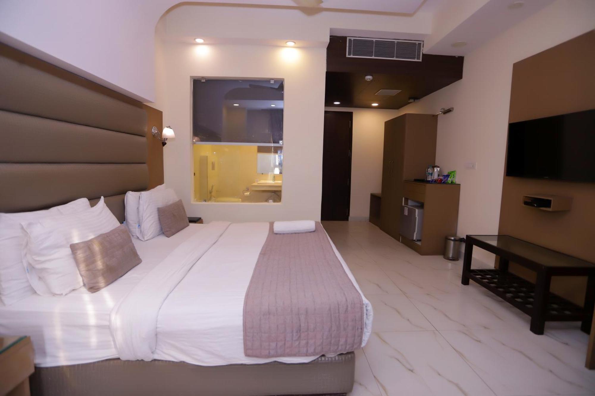 Hotel Pk Residency Noida Eksteriør billede