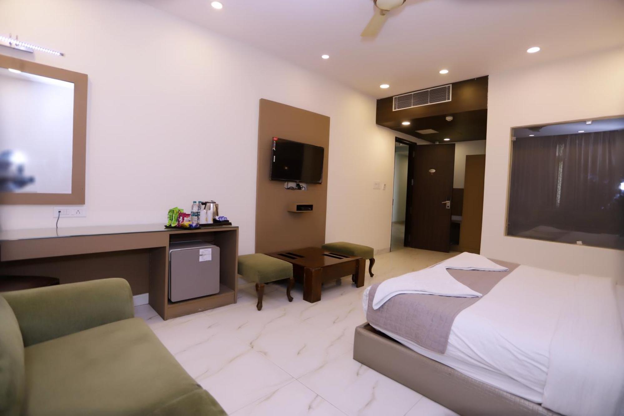 Hotel Pk Residency Noida Eksteriør billede