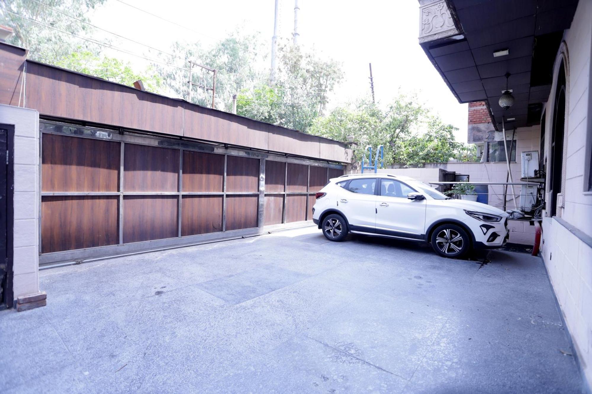 Hotel Pk Residency Noida Eksteriør billede