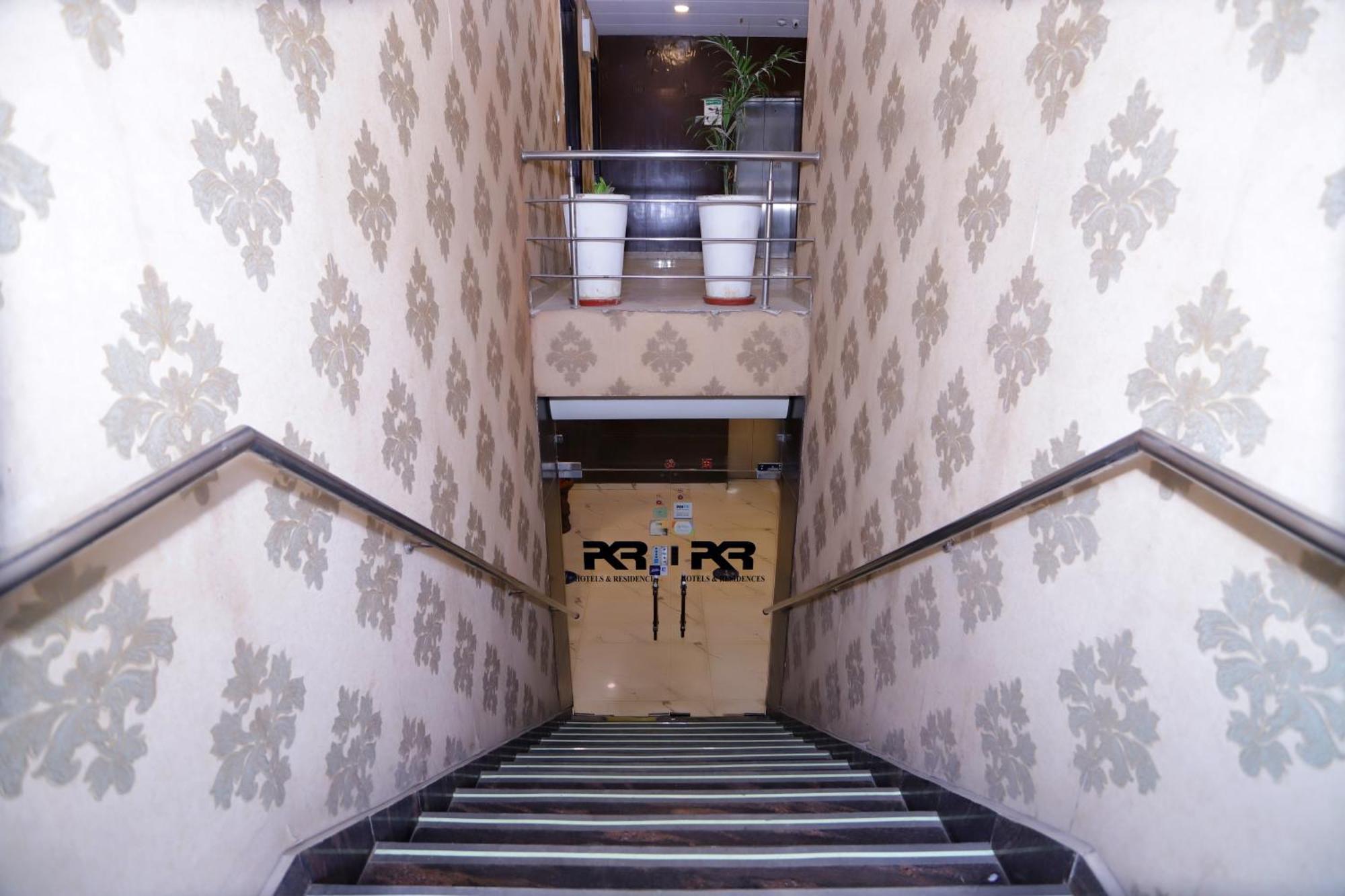 Hotel Pk Residency Noida Eksteriør billede