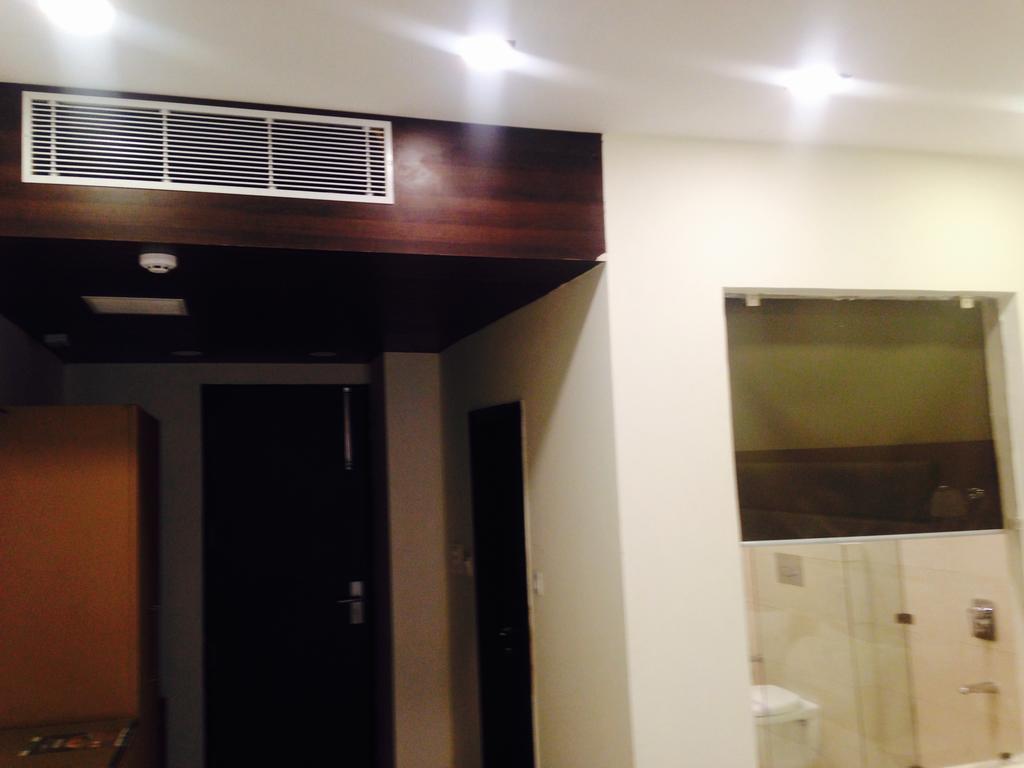 Hotel Pk Residency Noida Eksteriør billede