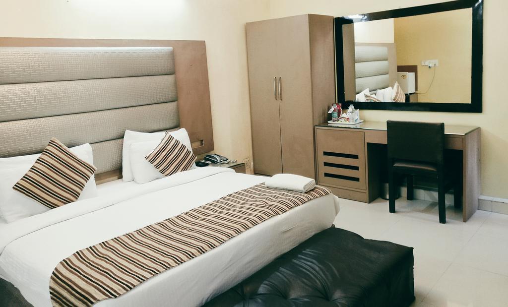 Hotel Pk Residency Noida Eksteriør billede