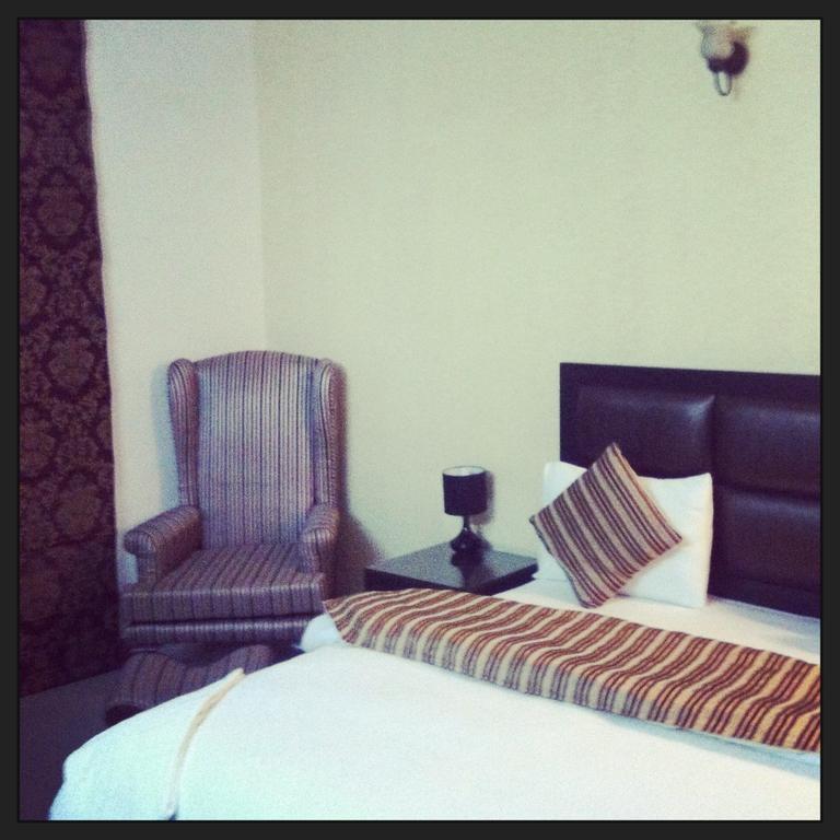 Hotel Pk Residency Noida Værelse billede
