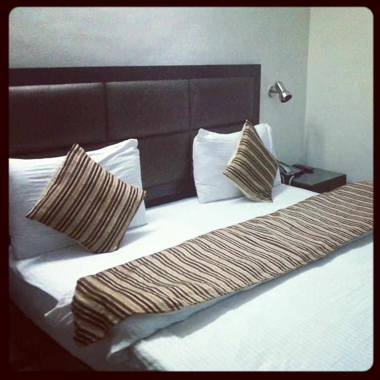 Hotel Pk Residency Noida Værelse billede