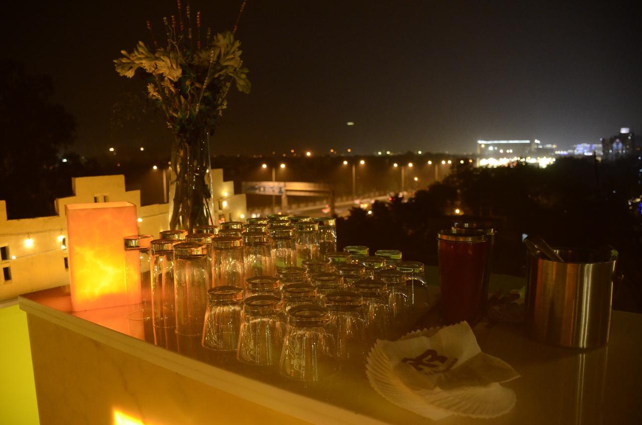 Hotel Pk Residency Noida Eksteriør billede
