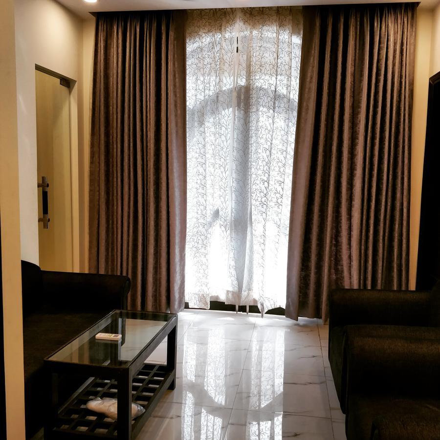 Hotel Pk Residency Noida Eksteriør billede